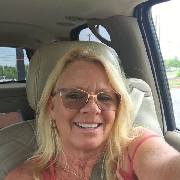 Meet your Posher, Kim - Picture 1 of 1